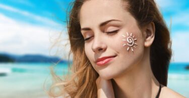 Protect your skin with top-rated sunscreens for the face. Offering broad-spectrum SPF and lightweight formulas, sunscreens shield against harmful UV rays while keeping your skin hydrated and radiant.