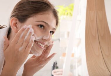 Find the perfect face wash for sensitive skin with top recommendations. Gentle, soothing formulas that cleanse without irritation, leaving your skin calm and refreshed.