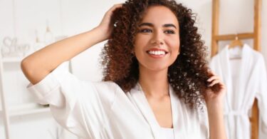 Define and enhance your curls with our specialized shampoos for curly hair. Formulated to gently cleanse while boosting hydration and reducing frizz, these shampoos help you achieve soft, bouncy, and well-defined curls.